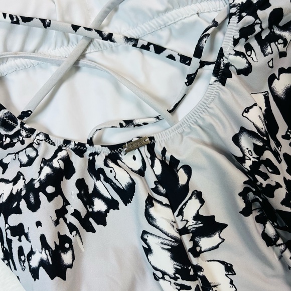 Ele Swims One Piece gray/black/white pattern swimsuit Large NWOT - Picture 6 of 7